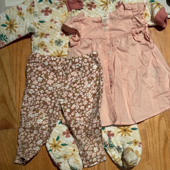 Carter's bundle - Picture 3 of 3